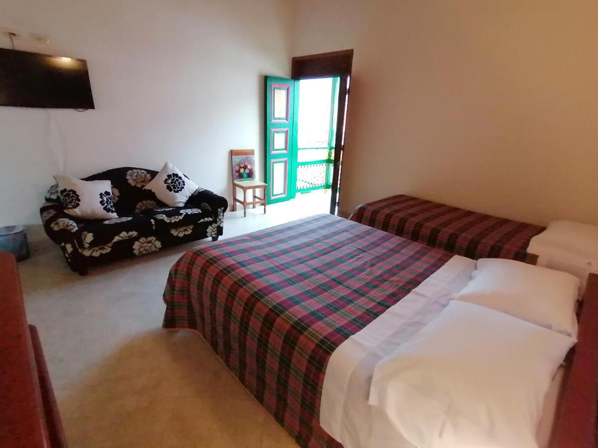 Hotel Balcones Del Parque